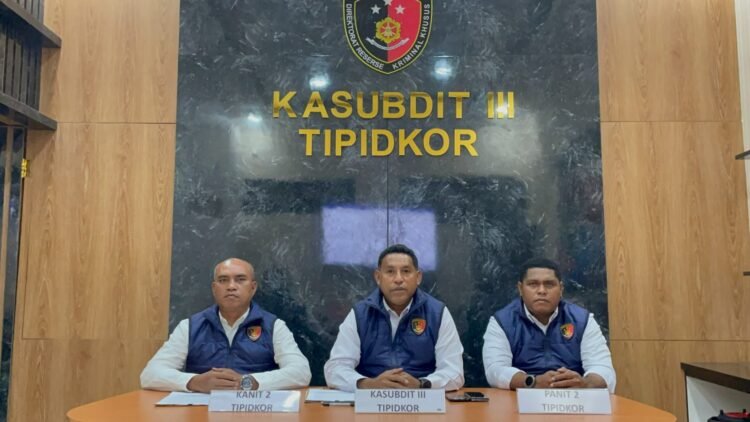 Subdit III Tipidkor Polda Papua Serahkan Dua Tersangka Dugaan Korupsi Anggaran Diklat PIM Waropen ke Kejati Papua