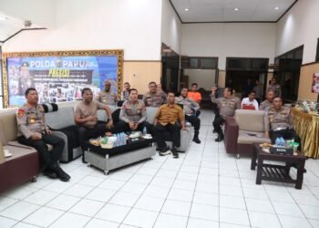 Kapolda Papua Pimpin Nonton Bareng Piala Dunia, Bangun Soliditas dan Kekompakan Personel