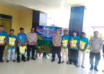 Momentum Hari Bhayangkara ke-80, Biro SDM Polda Papua Bagikan Beras SPHP 