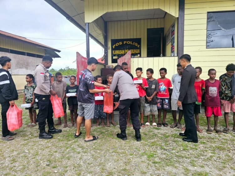 Hari Bhayangkara ke-80, Polisi Pelabuhan Tanah Merah dan Iwoot Tebar Kepedulian untuk Masyarakat