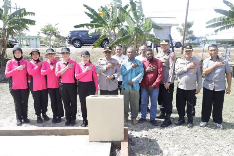 Kapolda Papua Resmikan Bantuan Sarana Air Bersih di Kampung Kondap, Wujud Nyata Kepedulian Polri kepada Masyarakat