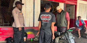 Dekatkan Diri dengan Masyarakat, Sat Binmas Polres Tolikara Berikan Edukasi Kamtibmas