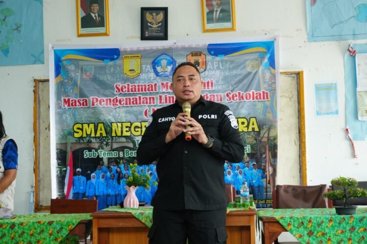 Bid Humas Polda Papua Berikan Edukasi Pencegahan Perundungan kepada Pelajar SMA Negeri 1 Jayapura