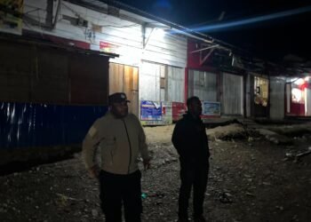 Patroli Jalan Kaki Regu Siaga II, Polres Tolikara Perkuat Kehadiran Polisi Jaga Kamtibmas Malam Hari