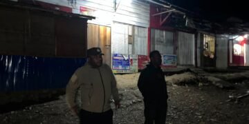 Patroli Jalan Kaki Regu Siaga II, Polres Tolikara Perkuat Kehadiran Polisi Jaga Kamtibmas Malam Hari