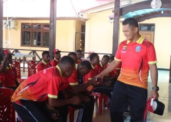 Peduli Sarana Ibadah, Polsek Bonggo Serahkan Bantuan kepada Panitia Pembangunan Gereja