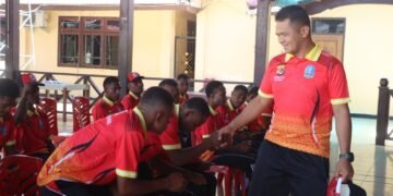 Peduli Sarana Ibadah, Polsek Bonggo Serahkan Bantuan kepada Panitia Pembangunan Gereja