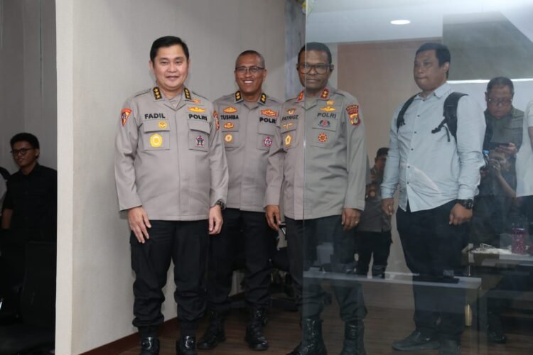 Astama Ops Kapolri Kunjungi Polda Papua Cek Layanan Call Center 110