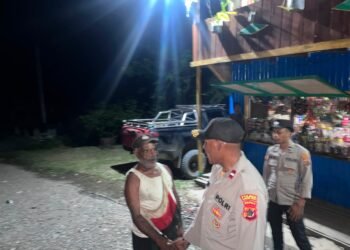 Perkuat Sinergi dengan Warga, Personel Polsek Kelila Intensifkan Patroli Dialogis Malam Hari