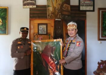 Polri Dukung Generasi Emas Papua, Astamaops Kapolri Salurkan Bantuan Pendidikan di Wesaput