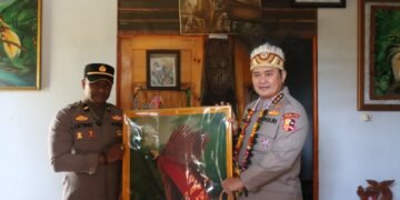 Polri Dukung Generasi Emas Papua, Astamaops Kapolri Salurkan Bantuan Pendidikan di Wesaput