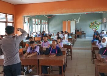 Bentengi Generasi Muda dari Judi Online, Kapolsek Tanah Miring Edukasi Siswa Baru di Masa MPLS