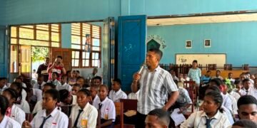 Tanamkan Kesadaran Sejak Dini, Satresnarkoba Polres Sarmi Bekali Pelajar Baru Pengetahuan Bahaya Narkoba