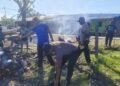 Sambut HUT ke-81 RI, Satpolairud Polres Sarmi Bersama Nelayan Nusantara Bersihkan Pantai Kali Bagre