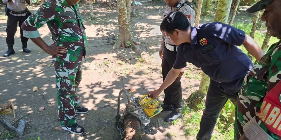 Polres Sarmi Amankan Mortir Aktif Peninggalan Perang Dunia II yang Ditemukan di Pantai Kelapa 1