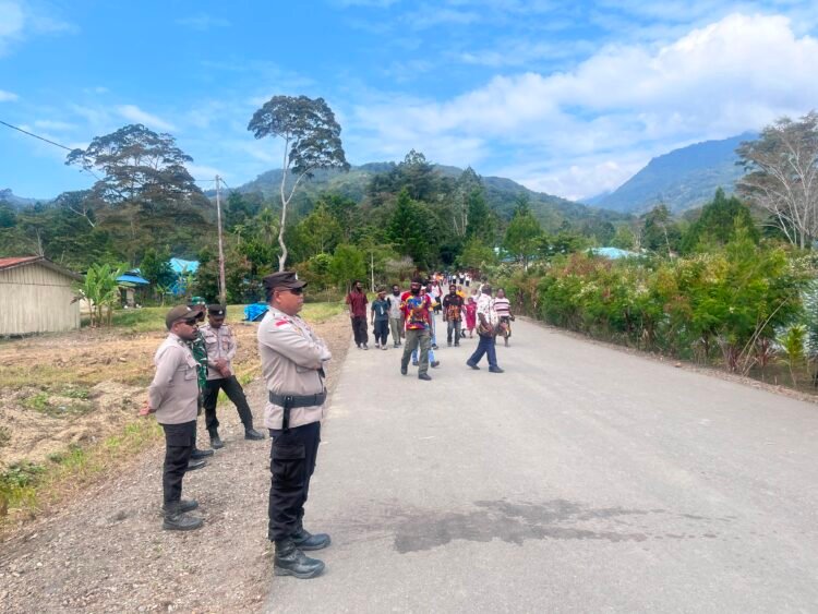 Pastikan Ibadah Berjalan Aman, Polsek Kelila Amankan Perayaan HUT Pembaptisan Gereja GIDI