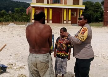 Polri Hadir untuk Sesama, Sat Binmas Polres Mamberamo Tengah Berikan Dukungan Untuk Gereja Katolik Santo Yusuf