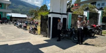 Polres Tolikara Kawal Pelaksanaan Ibadah Minggu, Pastikan Jemaat Beribadah dengan Aman dan Khusyuk