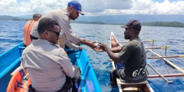 Jaga Laut Tetap Lestari, Polres Supiori Intensifkan Patroli dan Edukasi Nelayan