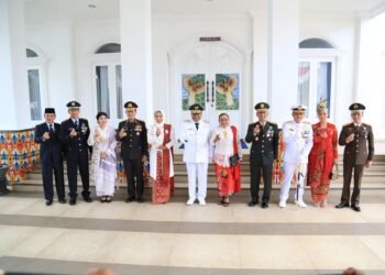Upacara Penurunan Bendera HUT Ke-81 RI di Stadion Mandala Jayapura Berlangsung Khidmat dan Lancar