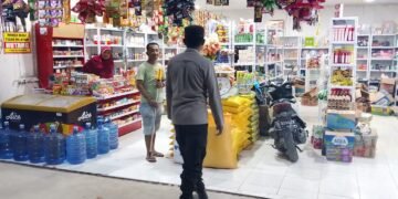 Jaga Keamanan Pasar, Polsek Biak Timur Imbau Pedagang Waspadai Kebakaran dan Pencurian