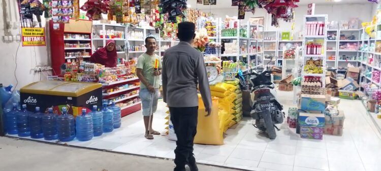 Jaga Keamanan Pasar, Polsek Biak Timur Imbau Pedagang Waspadai Kebakaran dan Pencurian
