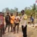 Bhabinkamtibmas Kampung Padua Sambangi Warga, Sampaikan Pesan Kamtibmas dan Cegah Karhutla