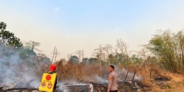 Sinergi Polri, TNI dan Warga, Kebakaran Lahan di Kampung Harapan Makmur Berhasil Dipadamkan